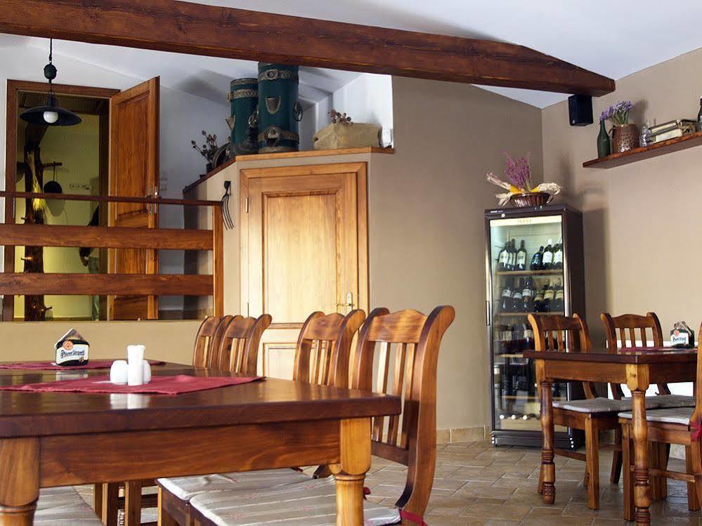 Pension U Vsech Certu Jičín Exteriör bild